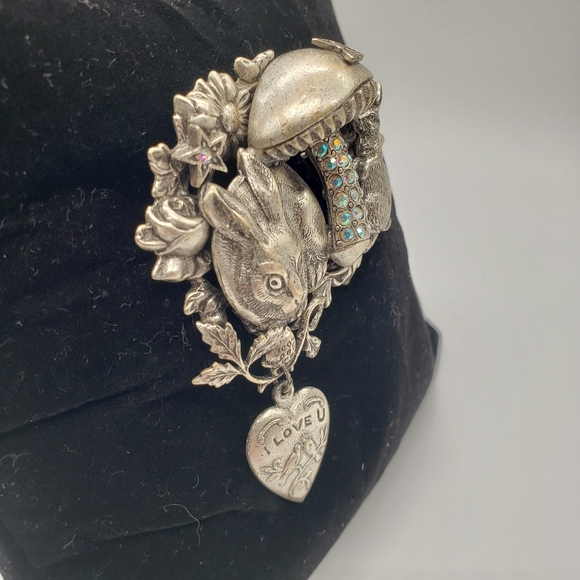 Kirks Folly Rabbit and Mushroom silver tone brooch - Picture 2 of 11